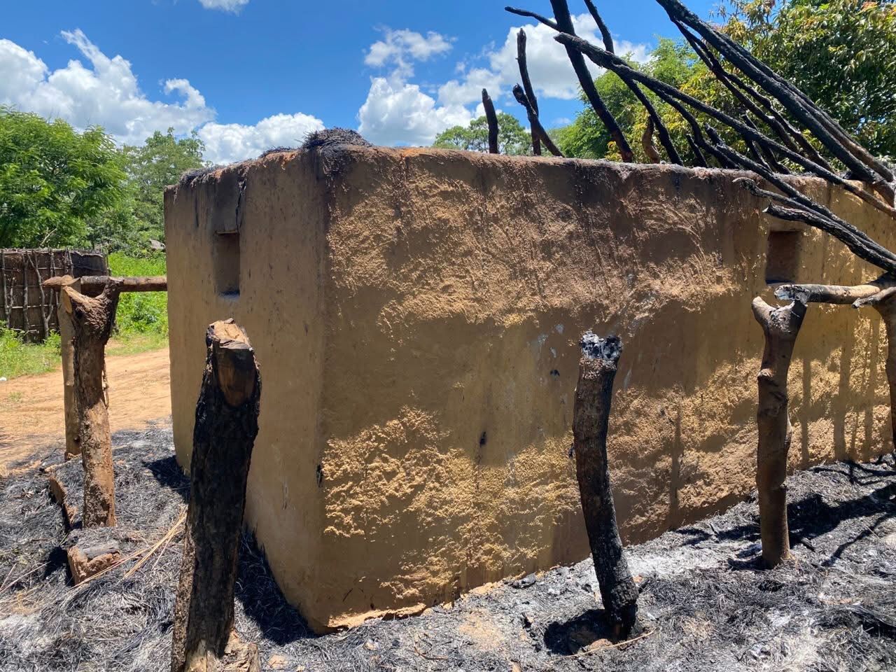 PETAUKE MAN BURNS GIRLFRIEND’S HOME AFTER REJECTION.