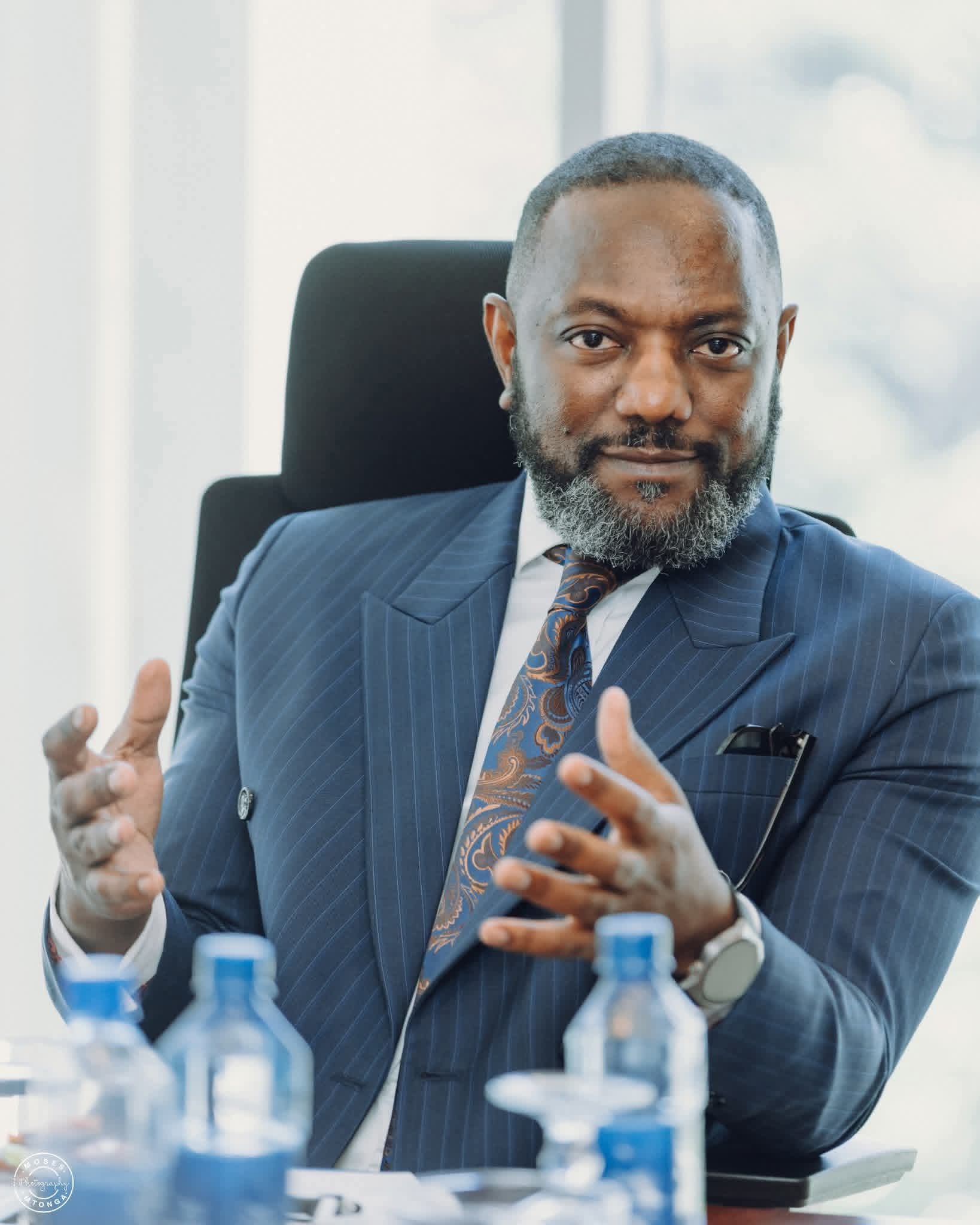 RODNEY  SIKUMBA WINS GLOBAL CONSERVATION AWARD