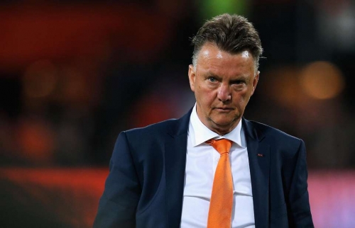 Louis van Gaal tells Manchester United to make £25m Strootman bid