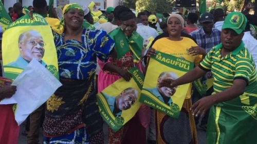 Ruling party scoops Tanzanian polls .